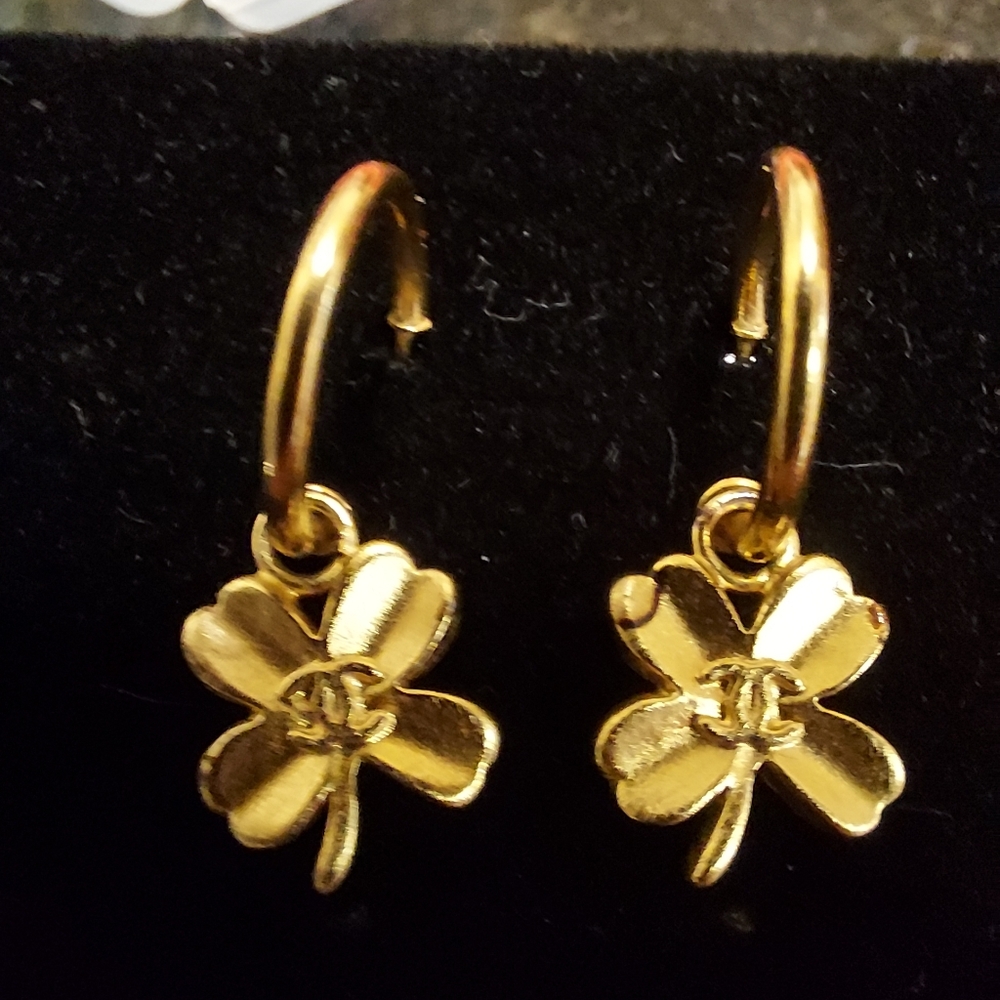 Chanel Gold Lucky 4 Leaf Clover Charm Hoop Pierced Earrings. Authentic VGC